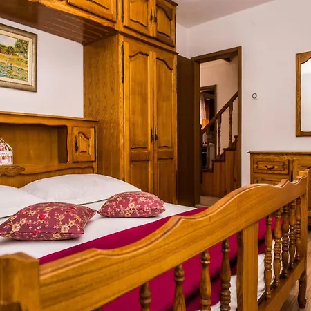 Picturesque House In Old Town Near And Local Amenities