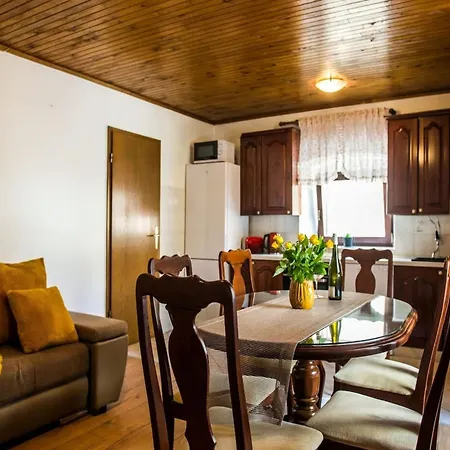 Σπίτι διακοπών Picturesque House In Old Town Near And Local Amenities *